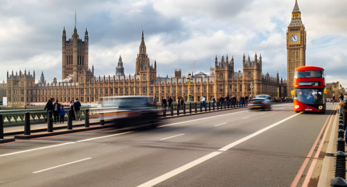 Tempesta su Downing Street: la ribellione interna scuote il governo Starmer